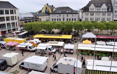 Lüdenscheider Wochenmarkt - Blick vom Rathaus