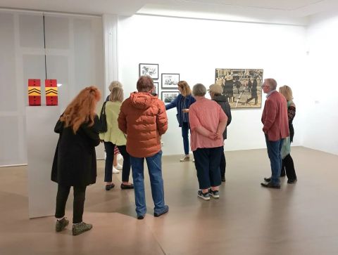 Mittagsführung in der Sammlungspräsentation "Künstlerräume und Porträtfotografien", © Museum Ratingen 2026