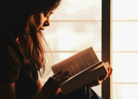 Symbolfoto zur Veranstaltung "Silent Book Club" in der Stadtbibliothek (Quelle: https://www.pexels.com/Rahul Shah)