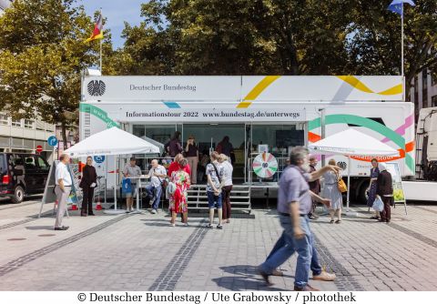 Infomobil des Deutschen Bundestages © Deutscher Bundestag | Ute Grabowsky | photothek 